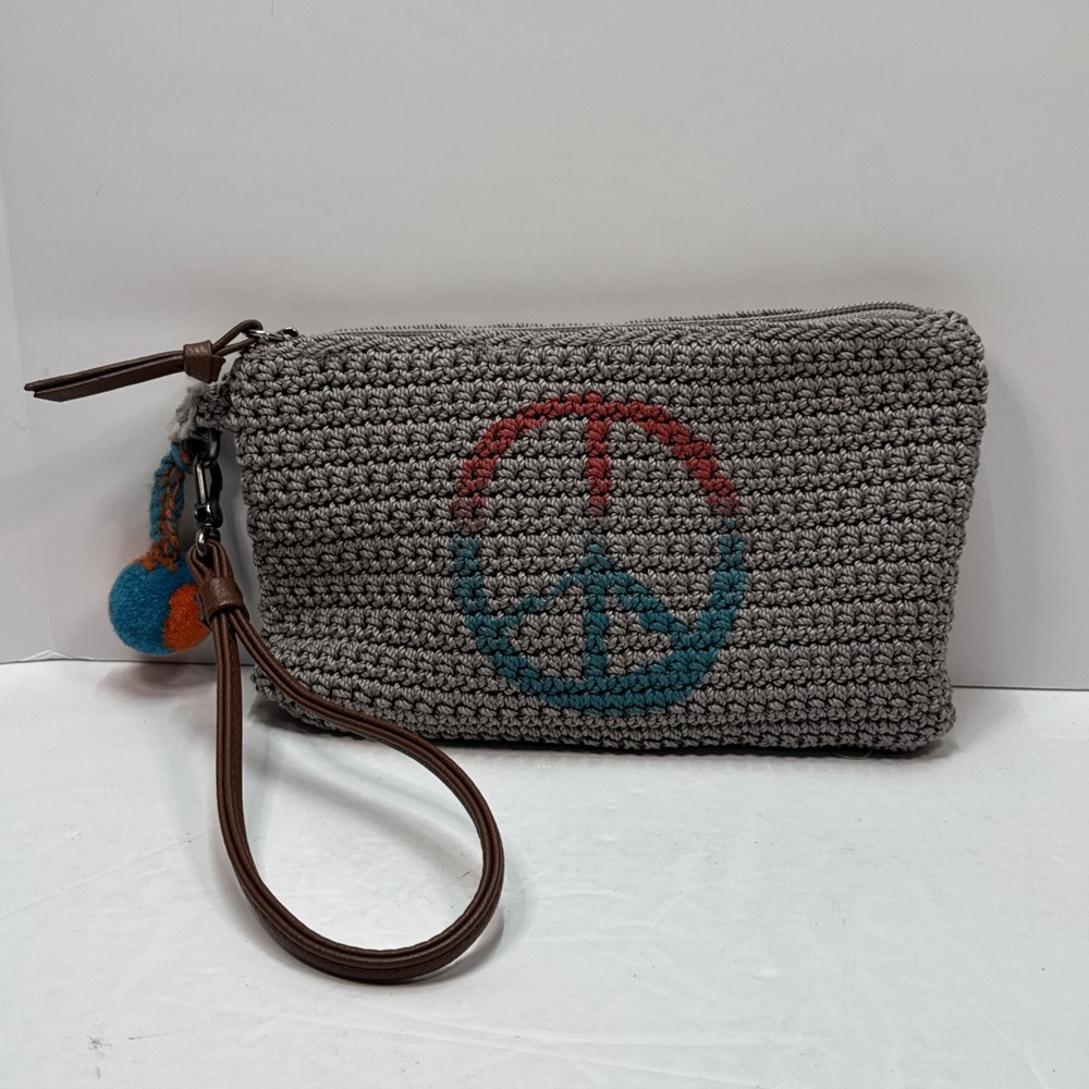 The Sak Wristlet Purse Clutch Boho Crochet Strap Zipper Pocket Grey Peace